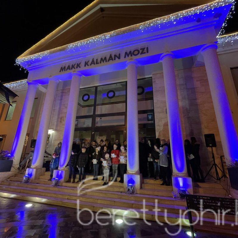 Betlehemi szárnyas oltárt nyitottunk 20